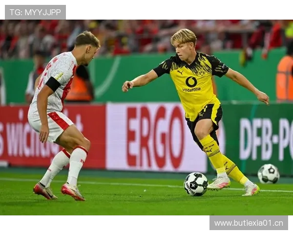 多特蒙德进攻依旧犀利,但防守持续失衡,稳定性面临考验